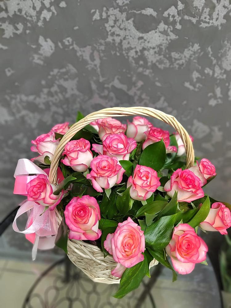 Цветочная композиция из Розы в корзине в Посёлок санатория «Подмосковье»