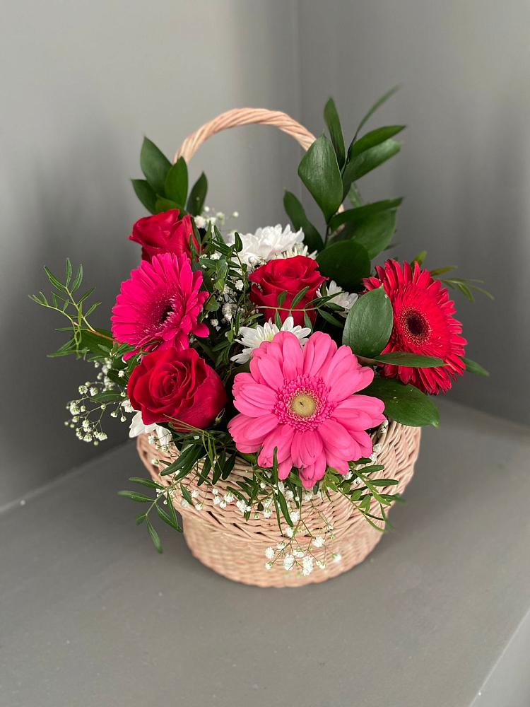 Цветочная композиция из Розы, Хризантемы и Герберы в корзине в Посёлок санатория «Подмосковье»